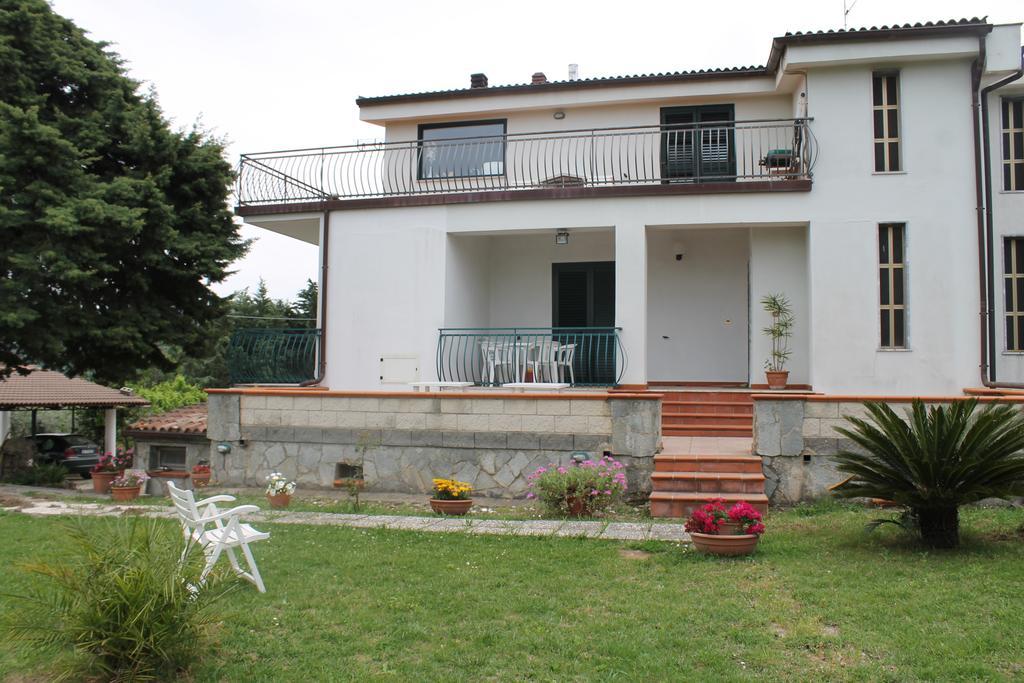 Bed & Breakfast Villa Flora Eredita Exterior photo